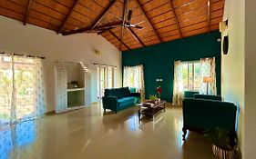 Villa Mercara- Spacious 4Bhk In Central Madikeri